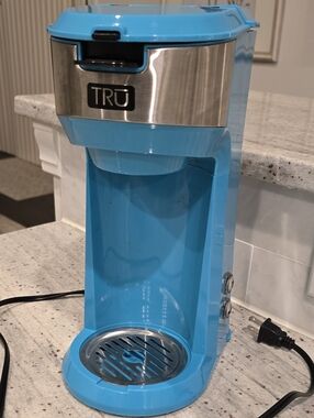 TRU Single-Serve Coffee Maker in Bright Blue, Like New, Uses K cups